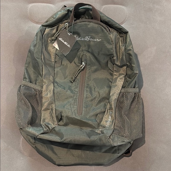 Eddie Bauer Green Backpack with Durable Nylon and Outdoor Design - Picture 1 of 4
